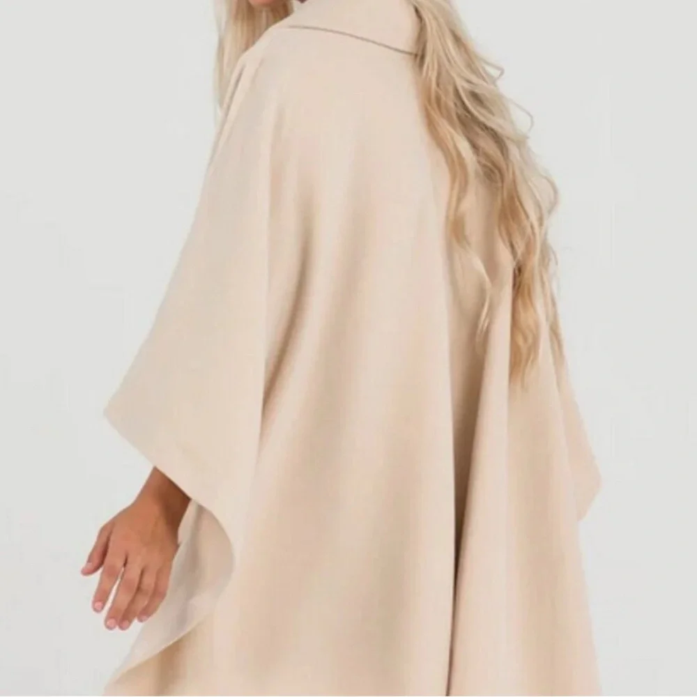 Aleeza Paris Buttoned cape NWT MED - Picture 6 of 7